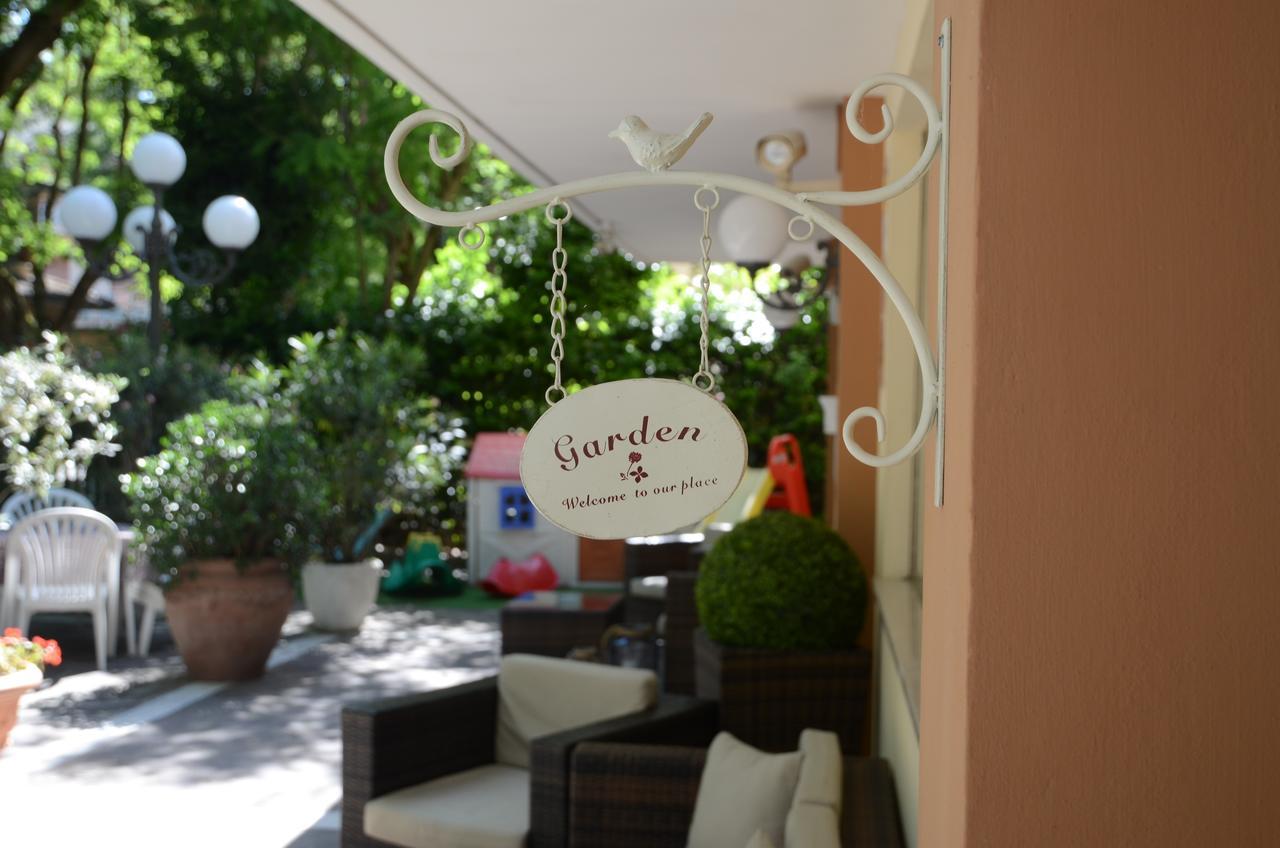 Hotel Monique Cervia Exterior photo