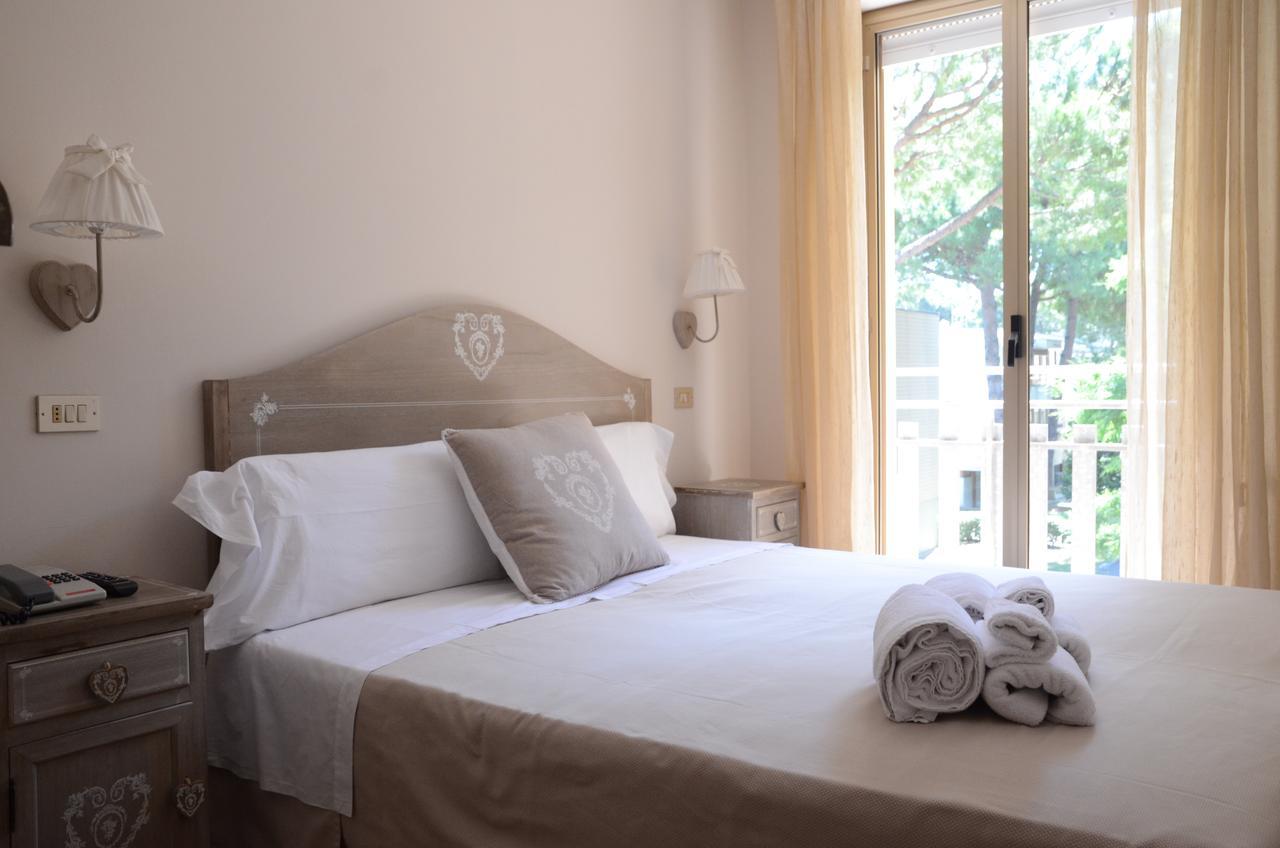 Hotel Monique Cervia Exterior photo
